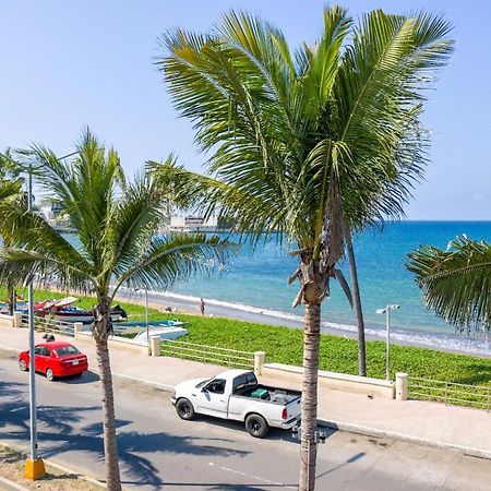 Hotel Puerto Viejo Масатлан Екстериор снимка