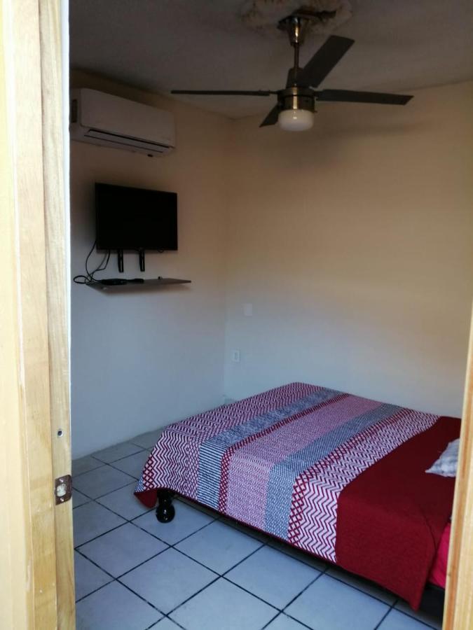 Hotel Puerto Viejo Масатлан Екстериор снимка
